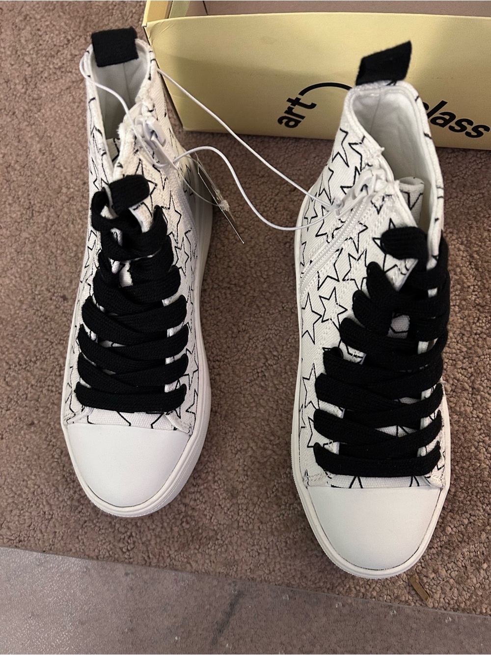 art class White Star-Print High-Top Sneakers with Black Laces